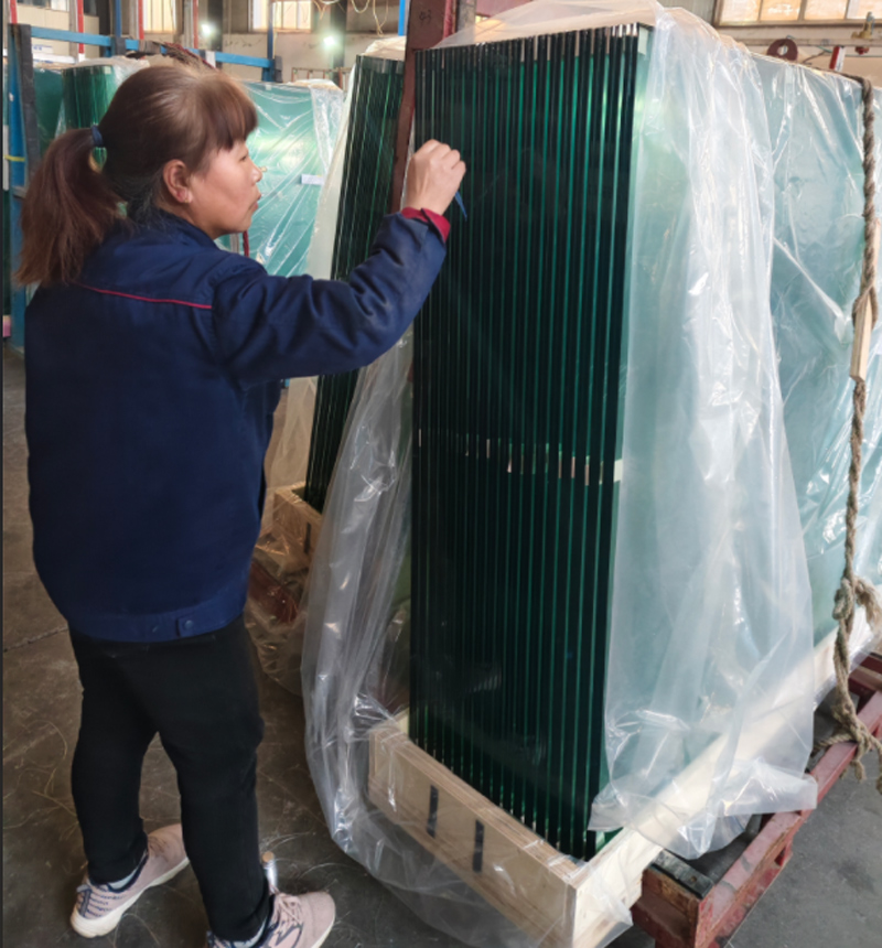 lanjing solutions for special request of pvb laminated glass 1